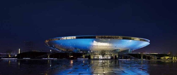 借天不借地，在限制中設計——世博文化中心