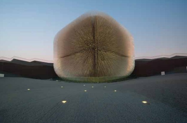 新工藝、新技術演繹完美造型——英國館